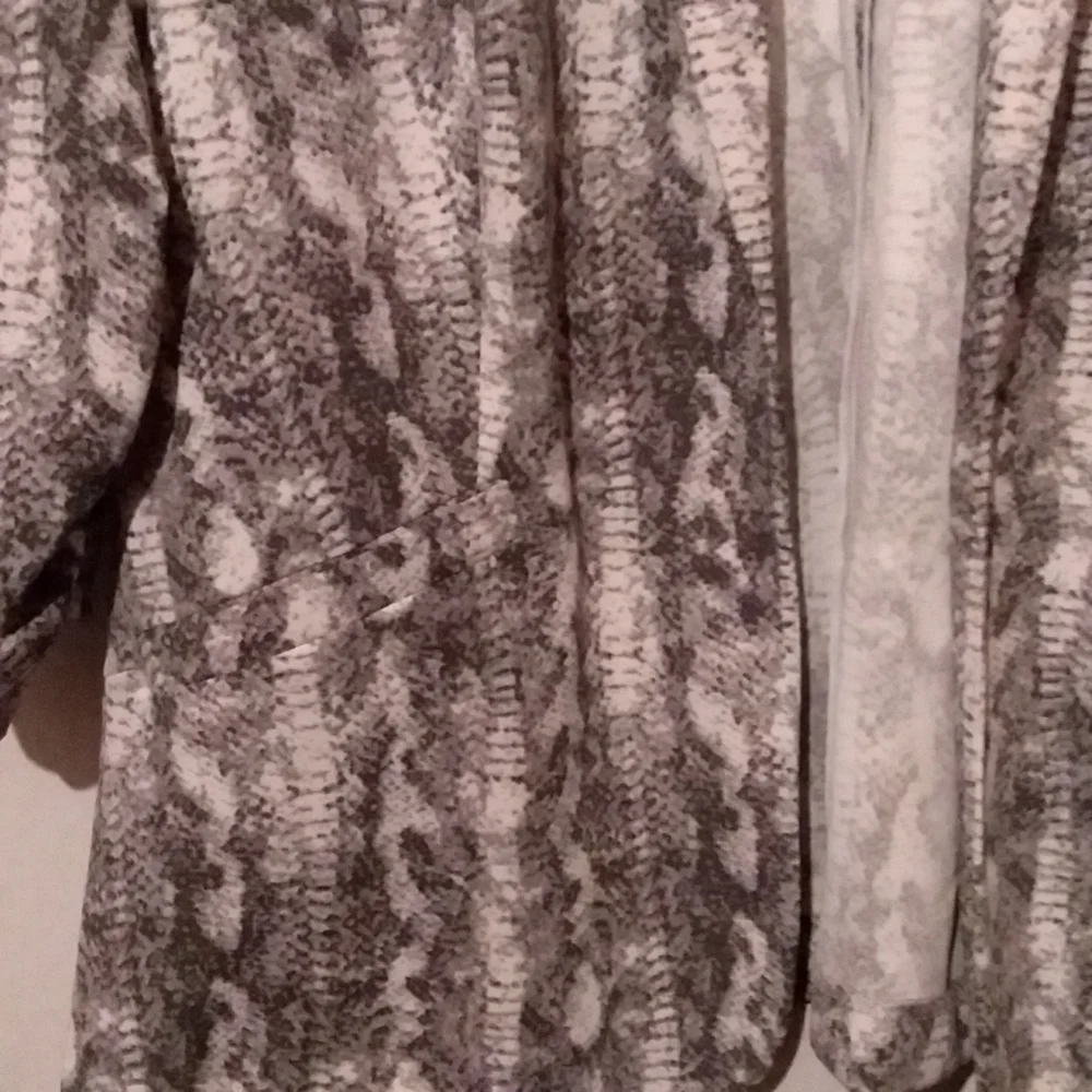 89th & Madison Snake Print Blazer Gray‎ & White NWT